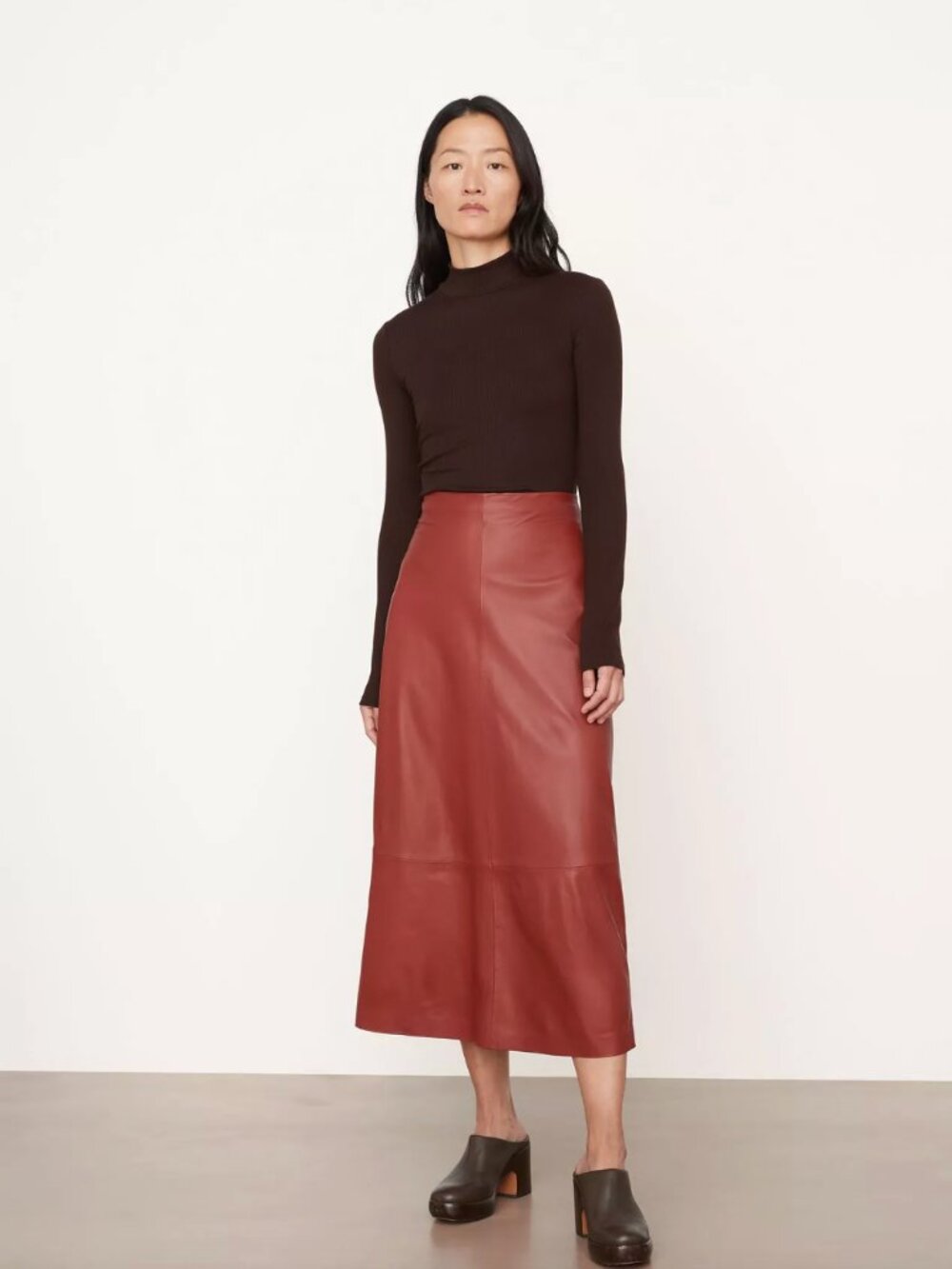 Vince 100 % leather Midi straight skirt Like new